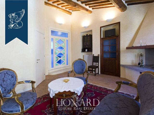 Palazzo / Stabile in vendita a Chianciano Terme SI