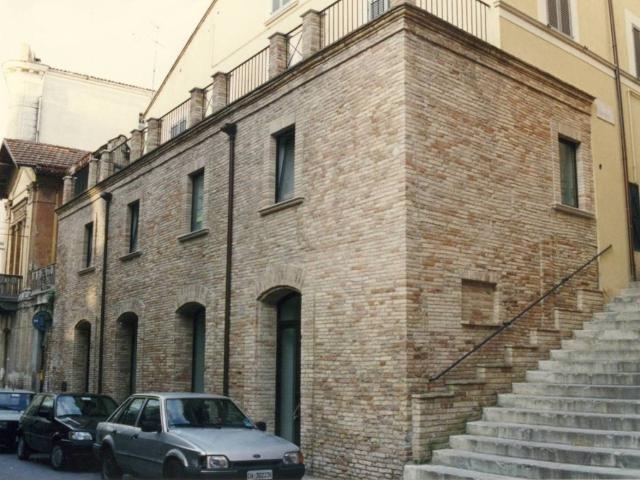 Palazzo / Stabile in vendita a Chieti CH