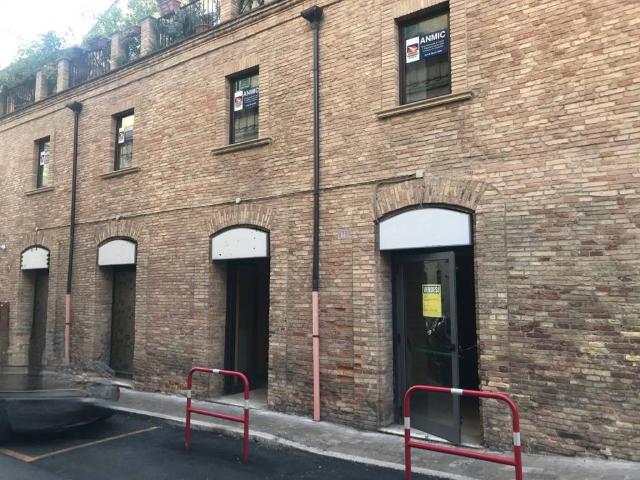 Palazzo / Stabile in vendita a Chieti CH