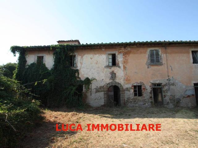 Palazzo / Stabile in vendita a Chiesina Uzzanese PT