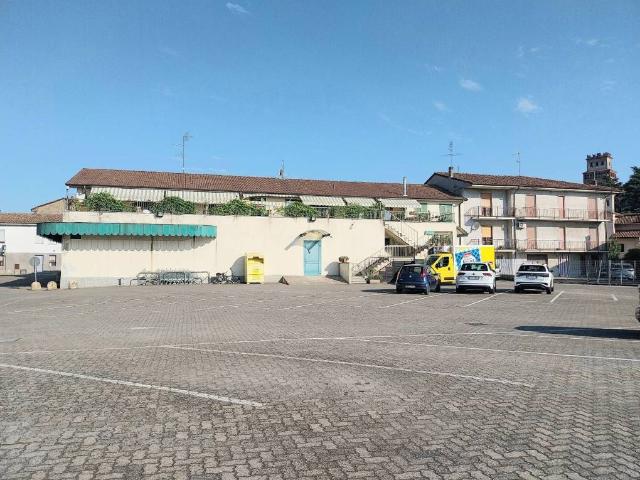 Palazzo / Stabile in vendita a Chignolo Po PV