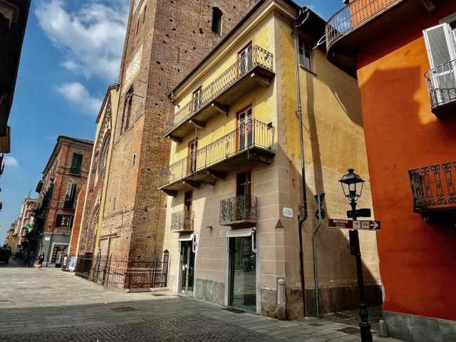 Palazzo / Stabile in vendita a Chivasso TO
