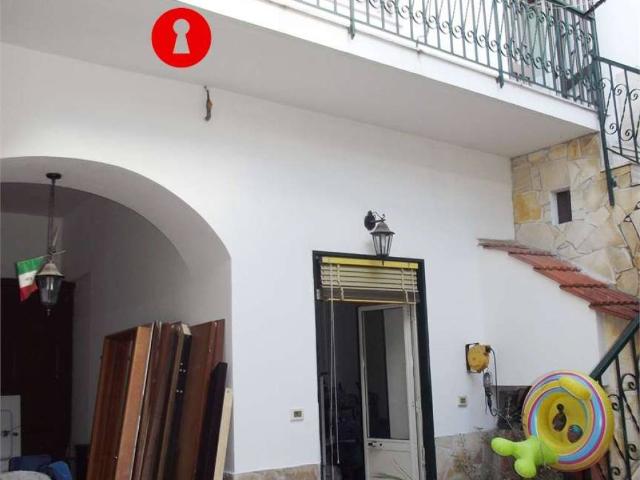 Palazzo / Stabile in vendita a Cimitile NA