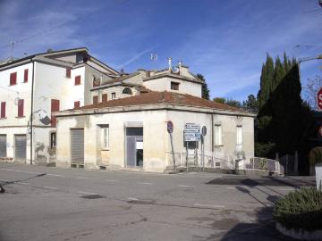 Palazzo / Stabile in vendita a Civitella del Tronto TE