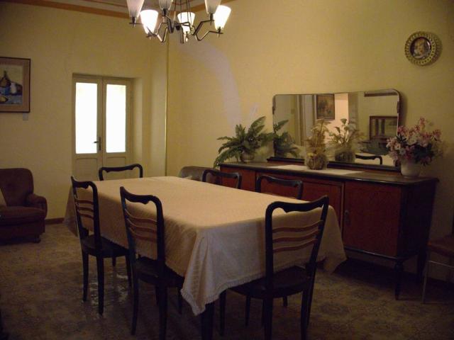 Palazzo / Stabile in vendita a Civitella del Tronto TE