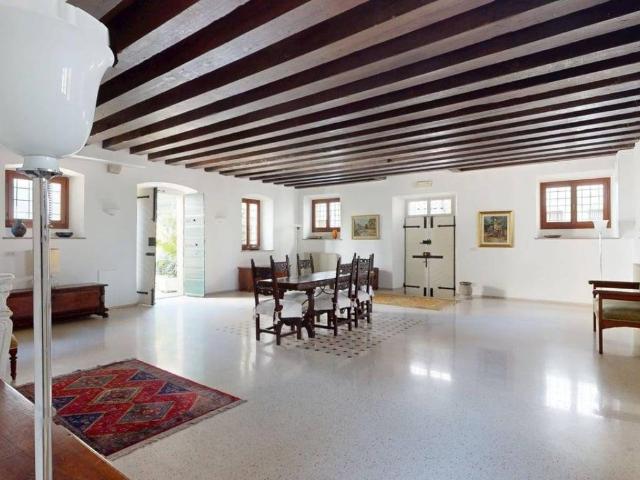 Palazzo / Stabile in vendita a Cividale del Friuli UD