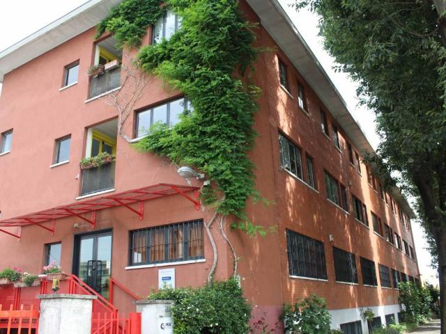 Palazzo / Stabile in vendita a Cologno Monzese MI