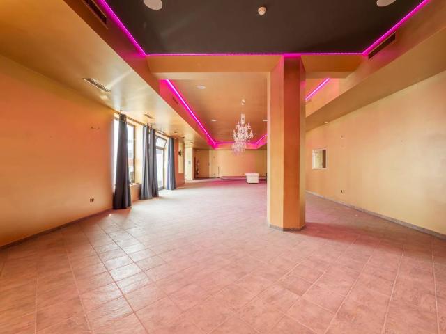 Palazzo / Stabile in vendita a Cologno Monzese MI