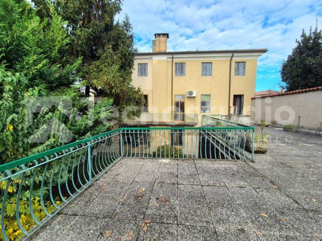 Palazzo / Stabile in vendita a Cologna Veneta VR