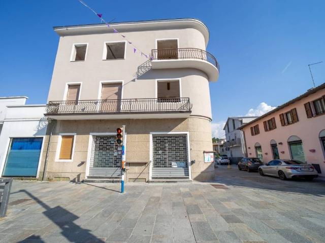 Palazzo / Stabile in vendita a Collecchio PR