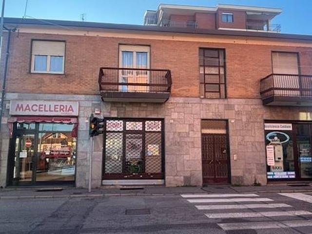 Palazzo / Stabile in vendita a Collegno TO