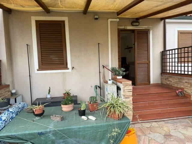 Palazzo / Stabile in vendita a Collesalvetti LI
