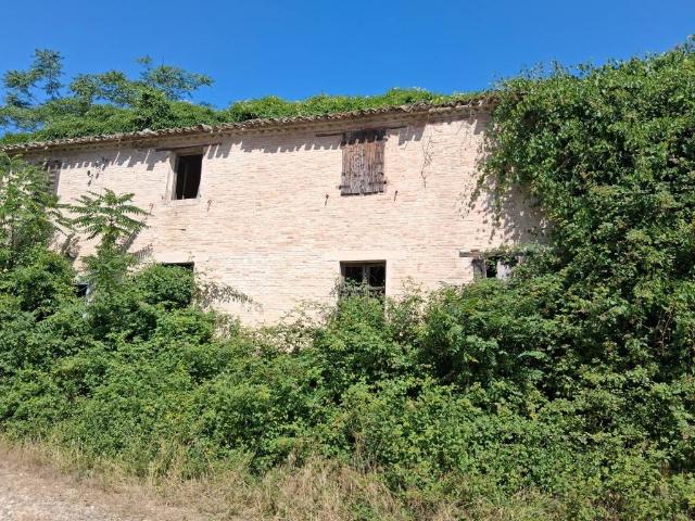 Palazzo / Stabile in vendita a Colli al Metauro PU