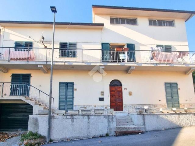 Palazzo / Stabile in vendita a Colli del Tronto AP