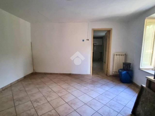 Palazzo / Stabile in vendita a Colli del Tronto AP