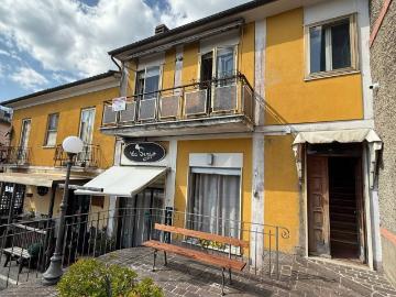 Palazzo / Stabile in vendita a Colli sul Velino RI