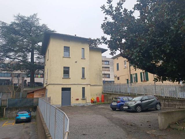 Palazzo / Stabile in vendita a Como CO
