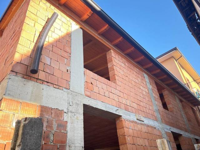 Palazzo / Stabile in vendita a Comun Nuovo BG
