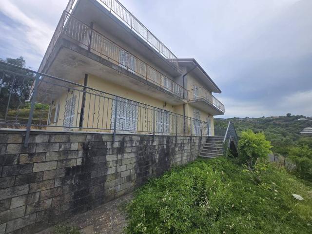 Palazzo / Stabile in vendita a Costarainera IM