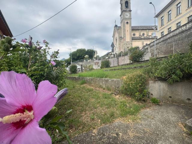 Palazzo / Stabile in vendita a Corna Imagna BG