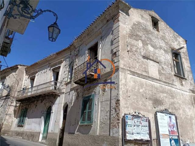 Palazzo / Stabile in vendita a Corigliano Rossano CS