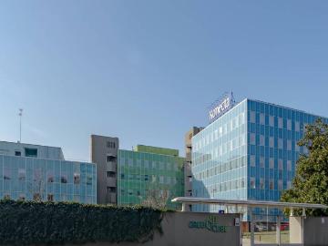 Palazzo / Stabile in vendita a Corsico MI