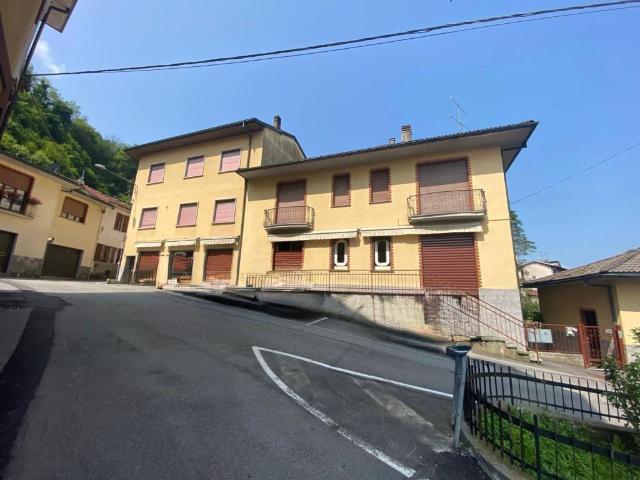 Palazzo / Stabile in vendita a Cremenaga VA