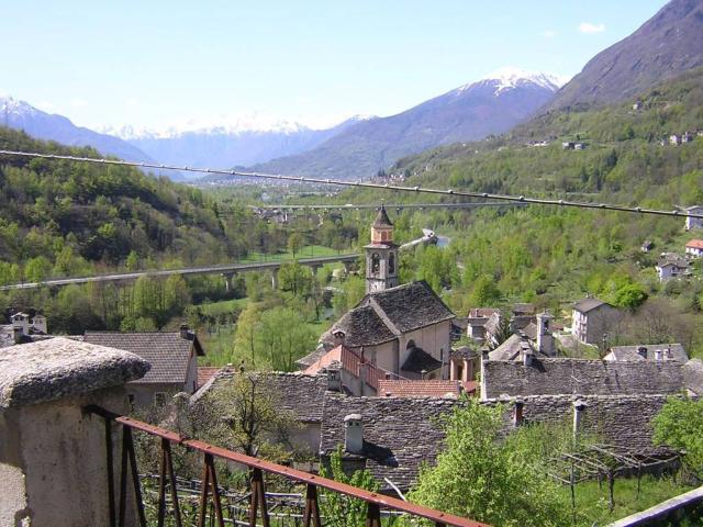 Palazzo / Stabile in vendita a Crevoladossola VB