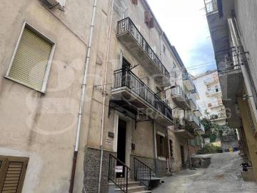 Palazzo / Stabile in vendita a Crosia CS