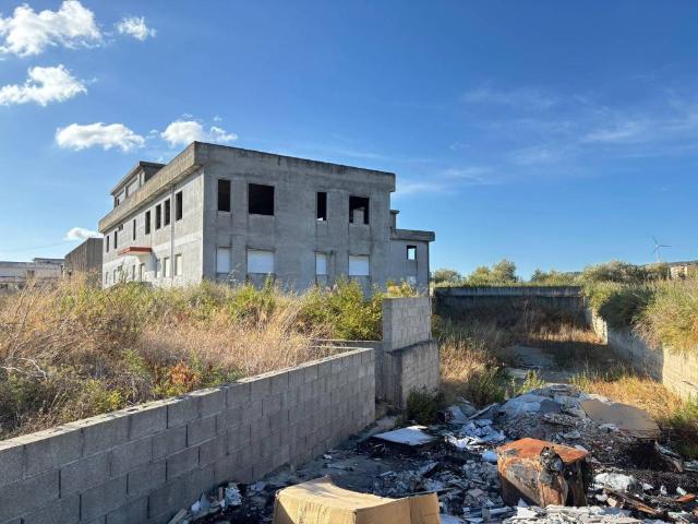 Palazzo / Stabile in vendita a Crotone KR