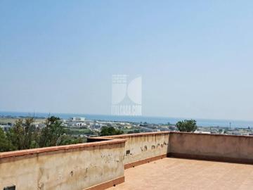 Palazzo / Stabile in vendita a Crotone KR