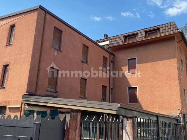 Palazzo / Stabile in vendita a Darfo Boario Terme BS