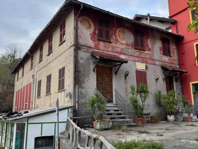 Palazzo / Stabile in vendita a Davagna GE