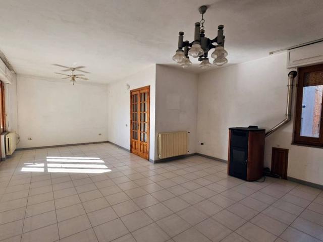 Palazzo / Stabile in vendita a Decimomannu CA