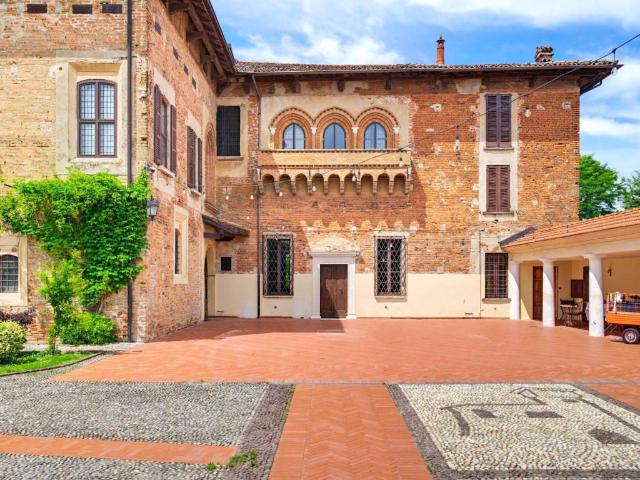 Palazzo / Stabile in vendita a Dello BS