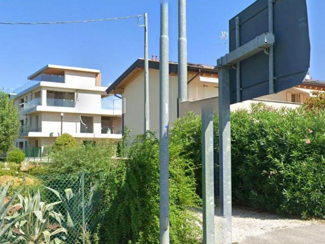 Palazzo / Stabile in vendita a Desenzano del Garda BS