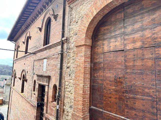 Palazzo / Stabile in vendita a Deruta PG