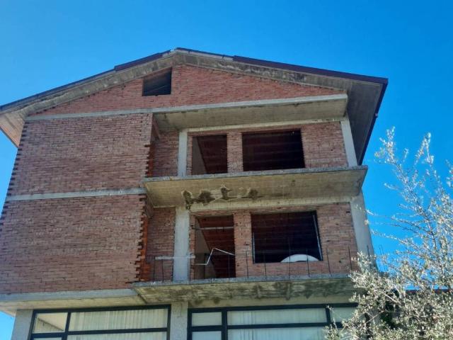 Palazzo / Stabile in vendita a Deruta PG