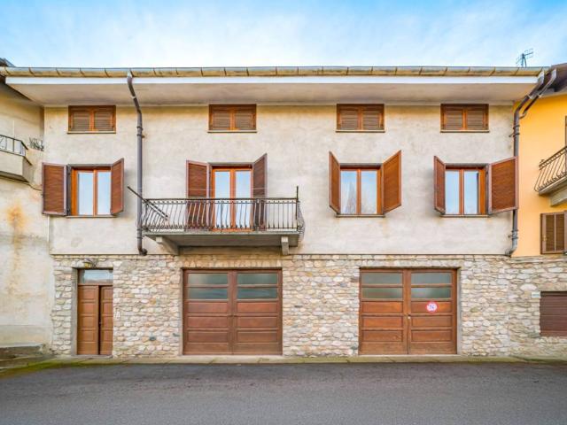 Palazzo / Stabile in vendita a Dronero CN