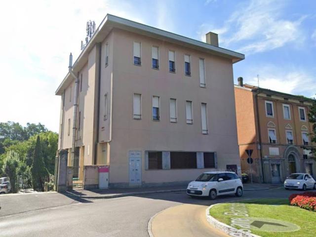Palazzo / Stabile in vendita a Erba CO