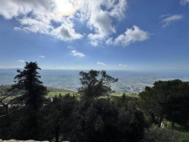 Palazzo / Stabile in vendita a Erice TP