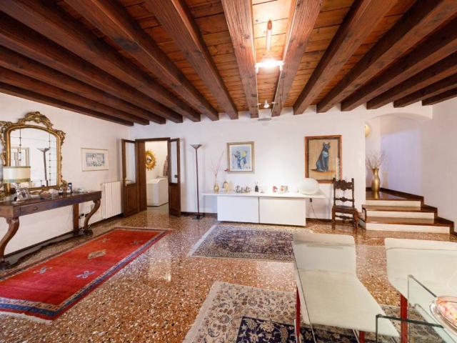 Palazzo / Stabile in vendita a Este PD