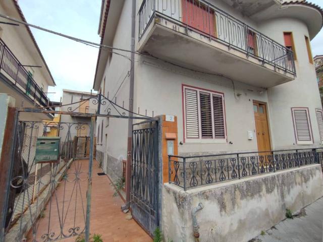 Palazzo / Stabile in vendita a Furnari ME