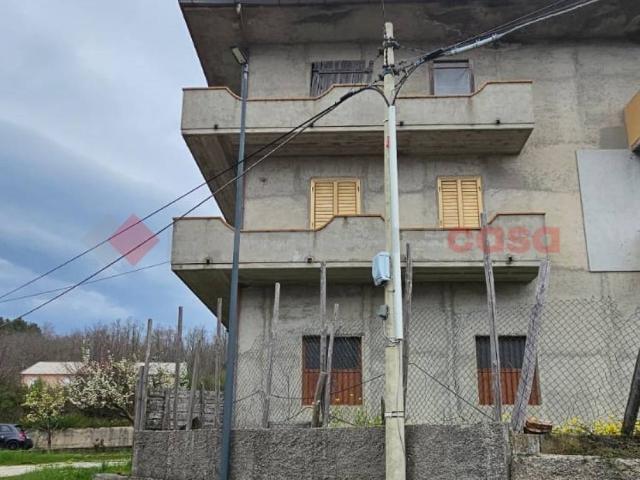 Palazzo / Stabile in vendita a Fabrizia VV