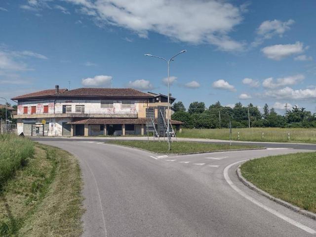 Palazzo / Stabile in vendita a Faedis UD