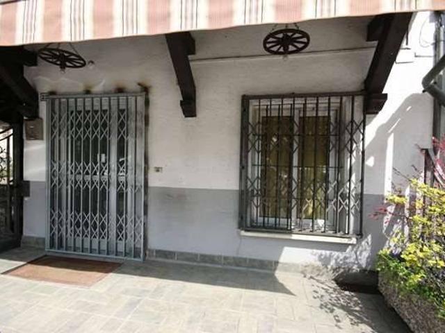 Palazzo / Stabile in vendita a Faloppio CO