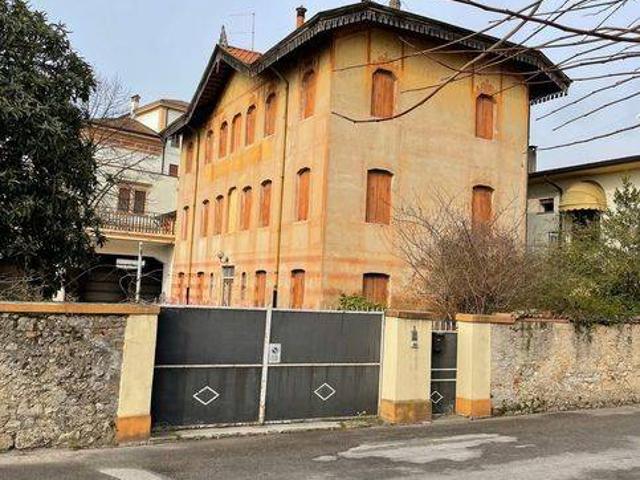Palazzo / Stabile in vendita a Farra di Soligo TV
