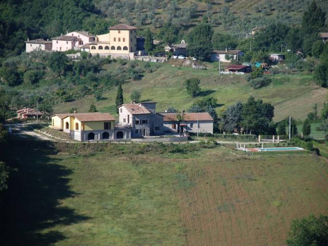 Palazzo / Stabile in vendita a Ferentillo TR