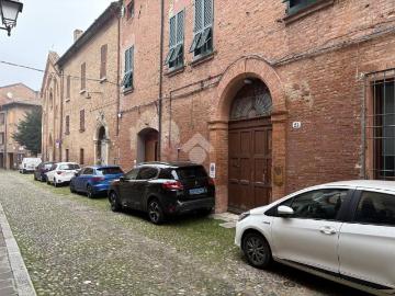 Palazzo / Stabile in vendita a Ferrara FE