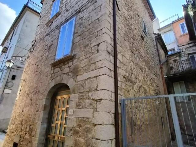 Palazzo / Stabile in vendita a Ferrazzano CB